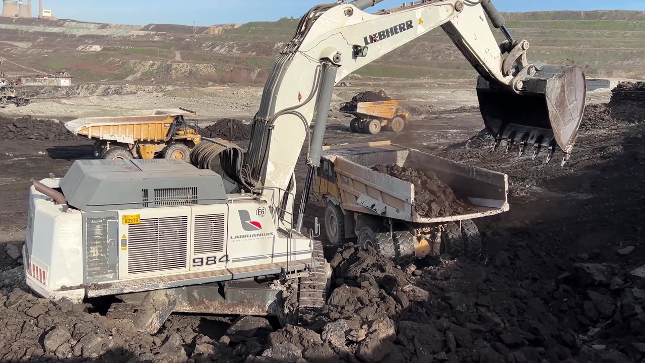 Heavy Equipment In Action: Excavators, Bulldozers & Heavy Transports - Mega Machines Movies 4k