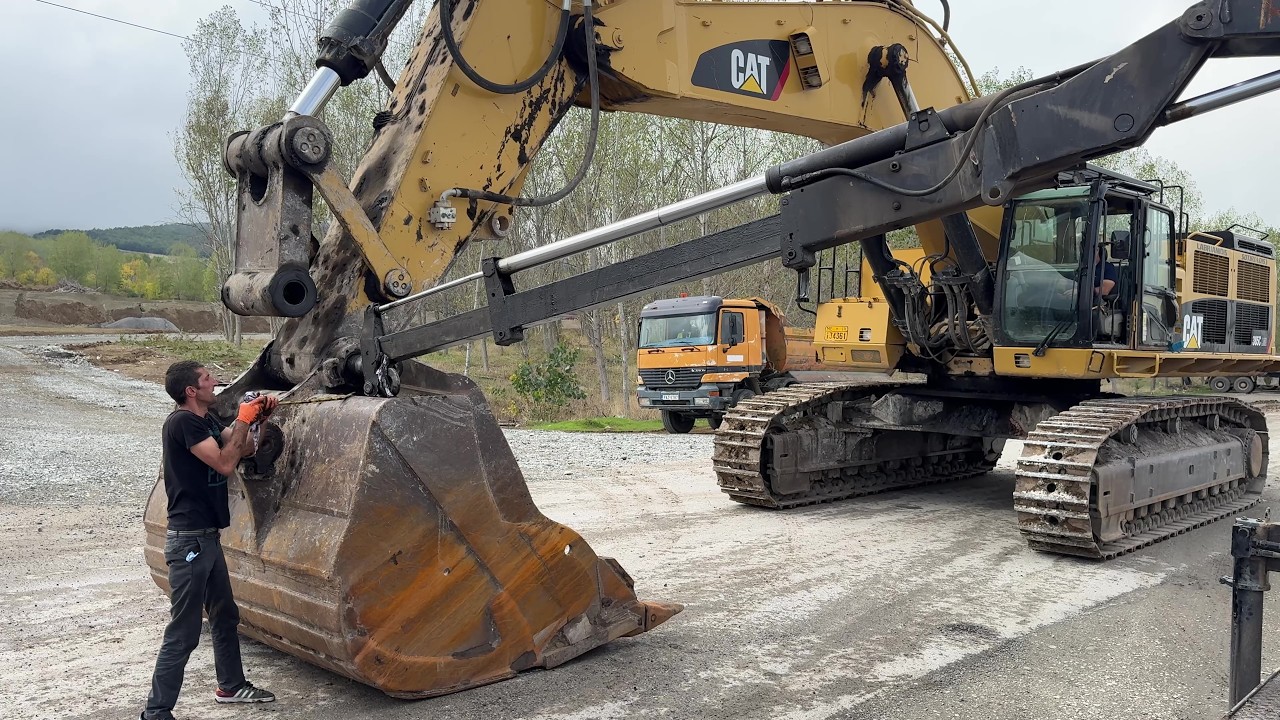 From Mine to Jobsite: Transporting A Cat 385C Excavator With MAN TGA 540 - Sotiriadis/Labrianidis 4k