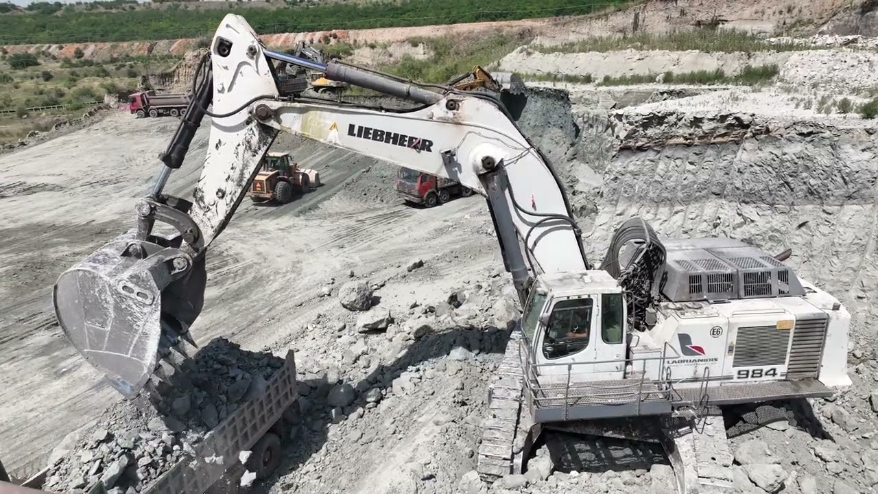 Massive Excavators In Action: Liebherr 984, CAT 385C & Volvo EC700C - Sotiriadis/Labrianidis 4k